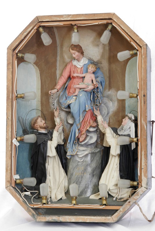 Caretta R. (1906), Madonna del rosario con S. Domenico e S. Caterina