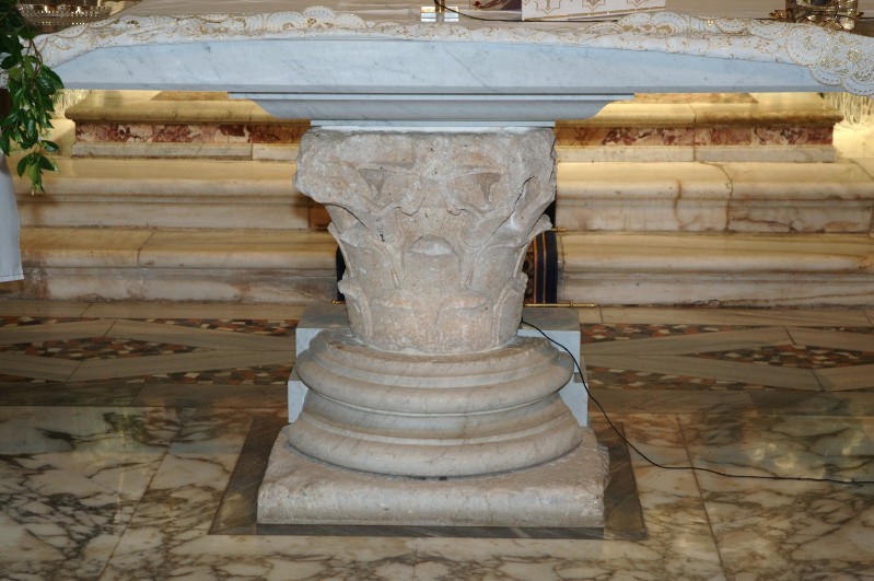 Marmoraio romano sec. I-II, Capitello
