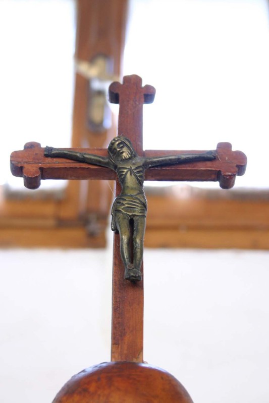 Bottega italiana sec. XIX, Croce in legno con terminali trilobati
