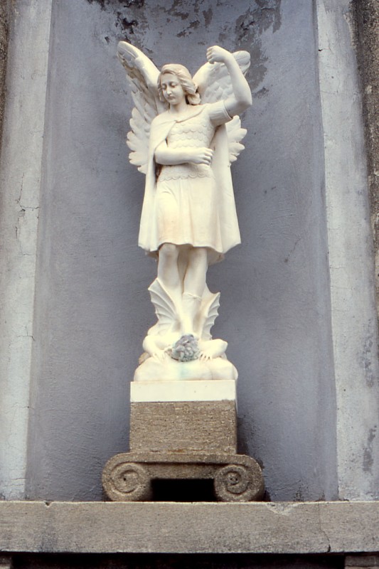 Ambito italiano sec. XX, Statua marmorea di San Michele Arcangelo