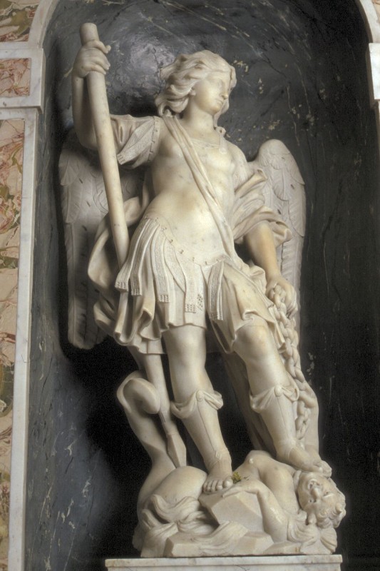 Bottega apuana sec. XVIII, Scultura raffigurante San Michele arcangelo