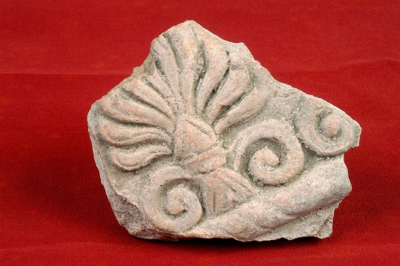 Manif. romana secc. I-II, Elemento decorativo a foglia