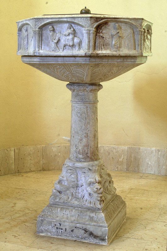 Bott. romana secc. X-XI, Fonte battesimale