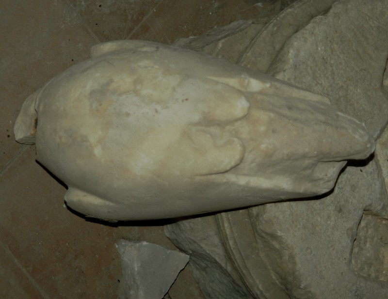 Marmoraro campano sec. IV, Frammento di statua con fiaccola