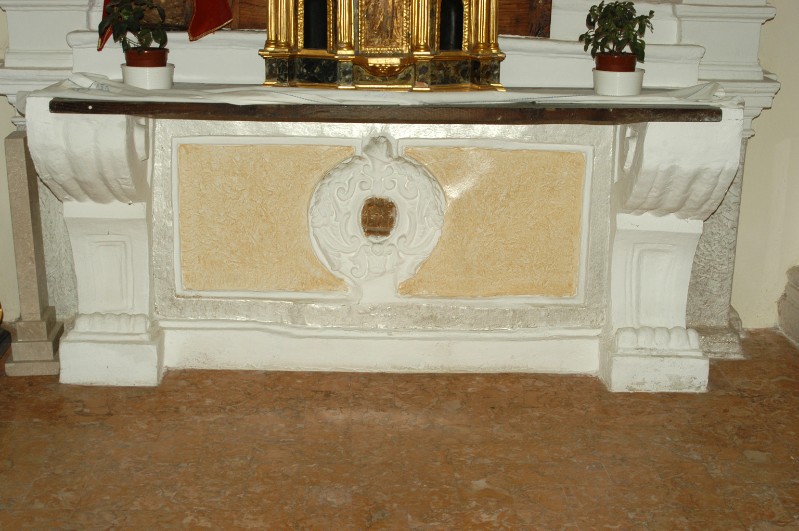 Stuccatore campano sec. XVIII, Altare in stucco
