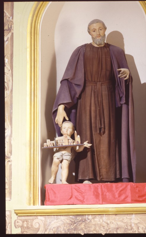 Ambito abruzzese sec. XVII, Statua processionale di santo con Bambino e città