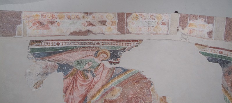 Ambito bresciano sec. XIII, Dipinto murale con disegno geometrico