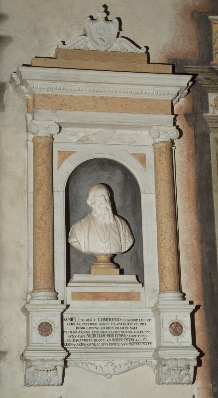 Bott. Italia sett. sec. XIX, Monumento di monsignor Comboni