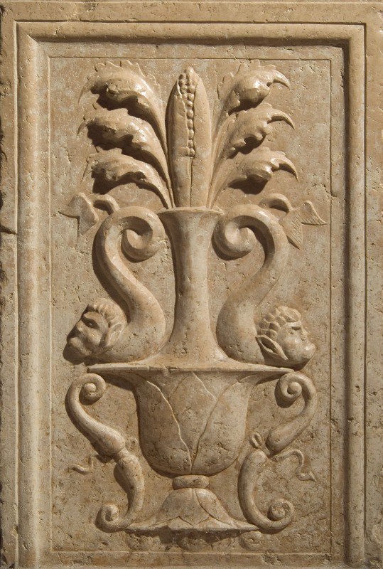 Falconetto G. M. (1503), Basamento con pannocchia