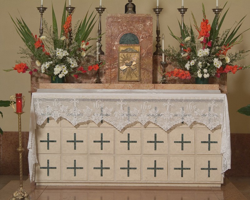 Maestranze veronesi sec. XX, Altare maggiore con paliotto rettangolare
