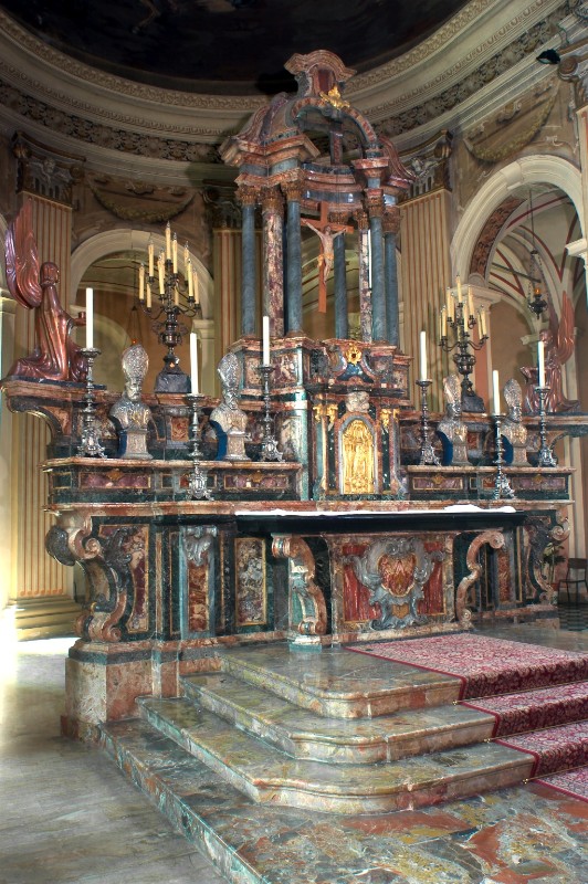 Ambito lombardo sec. XVIII, Altare maggiore di S.Giorgio in marmo rosa e grigio