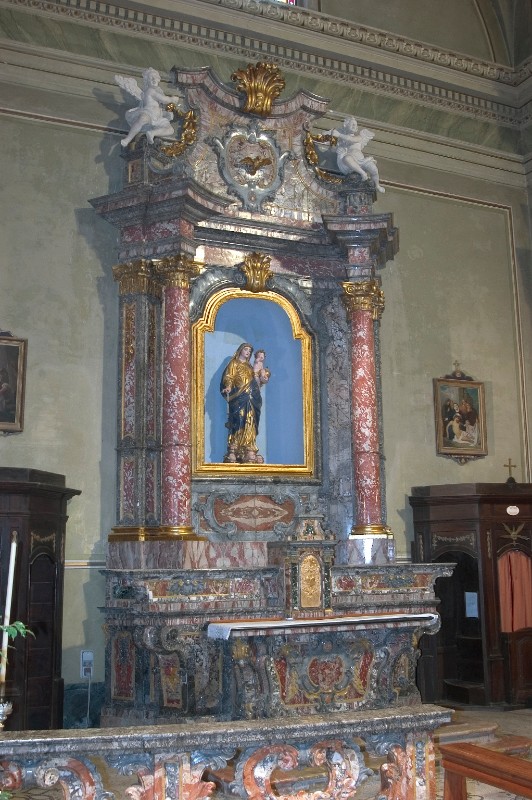 Ambito lombardo sec. XVIII, Altare con angioletti sul timpano