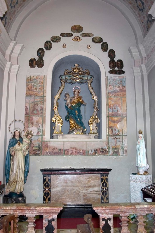 Bottega lombarda sec. XVIII, Altare della Madonna del rosario