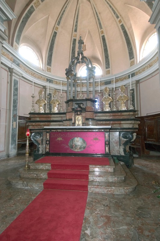 Ambito pavese sec. XVII-XVIII (1896), Altare maggiore con paliotto intarsiato