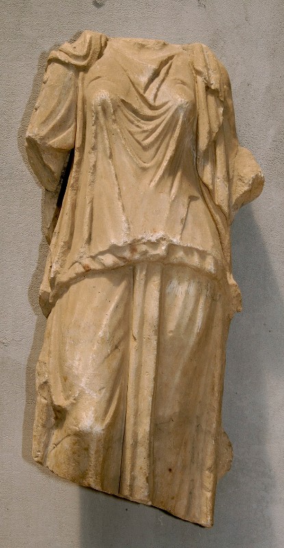 Bottega italiana sec. III, Frammento di figura femminile