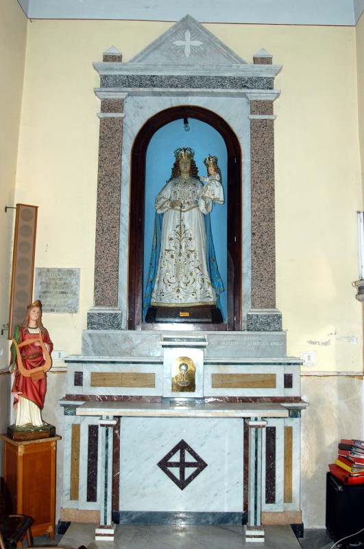 Ambito cilentano (1964), Altare laterale della Madonna del rosario