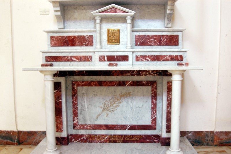 Ambito campano (2001), Altare laterale dedicato a Santa Filomena
