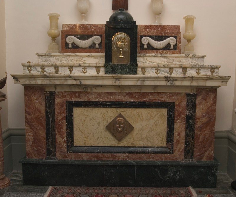 Bottega dell'Italia meridionale (1930), Altare del Santissimo Sacramento