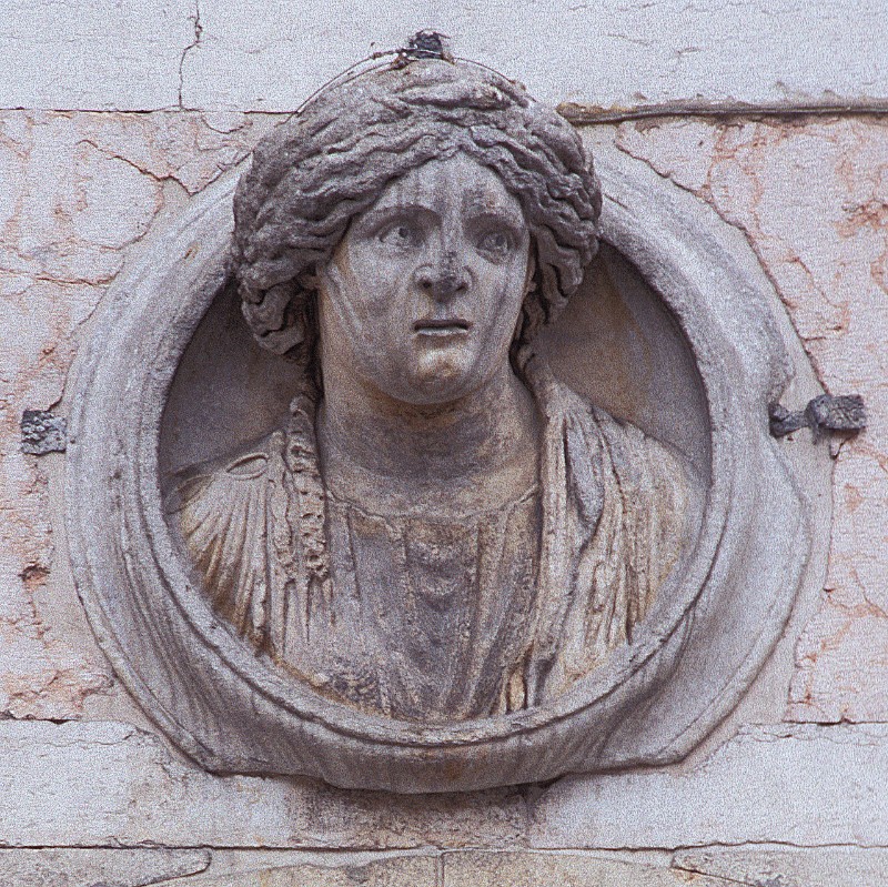 Ambito emiliano (150-199), Scultura con busto femminile