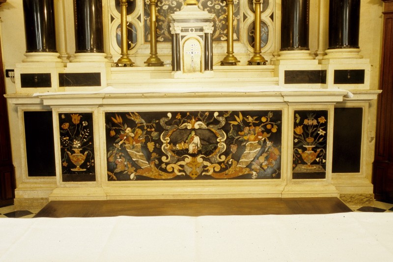 Bottega vicentina sec. XVII, Paliotto con intarsio raffigurante la Pietà