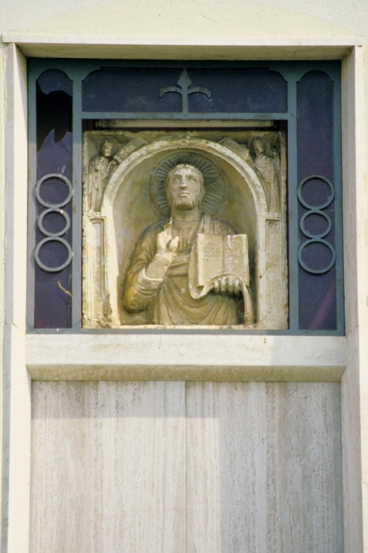 Maestro di Santa Anastasia sec. XIV, Rilievo con Cristo benedicente