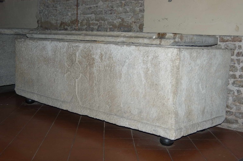 Ambito ravennate-bizantino sec. VI, Cassa di sarcofago in pietra calcarea