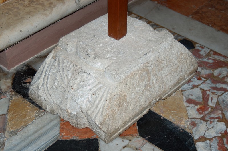 Ambito ravennate-bizantino sec. VI, Pluteo con croce in pietra calcarea