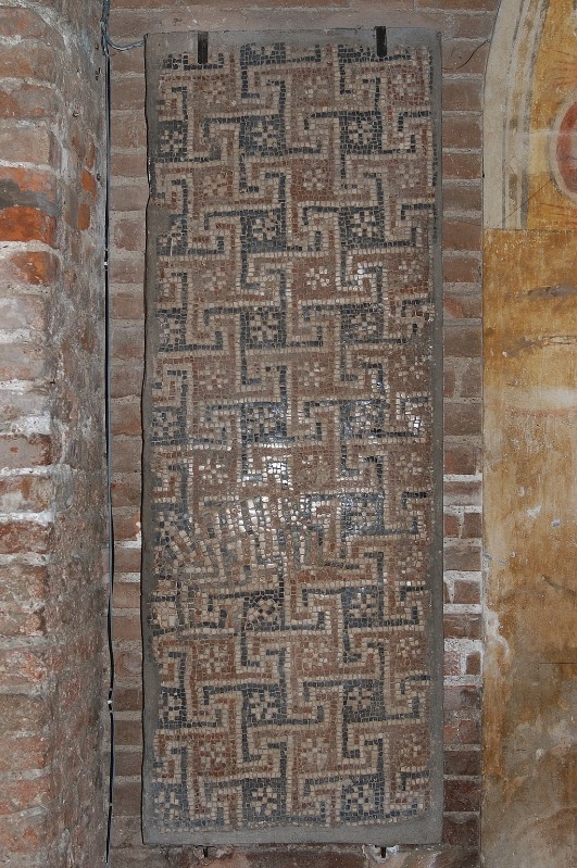 Ambito ravennate secc. VI-VII, Mosaico con decorazioni geometriche 1/2
