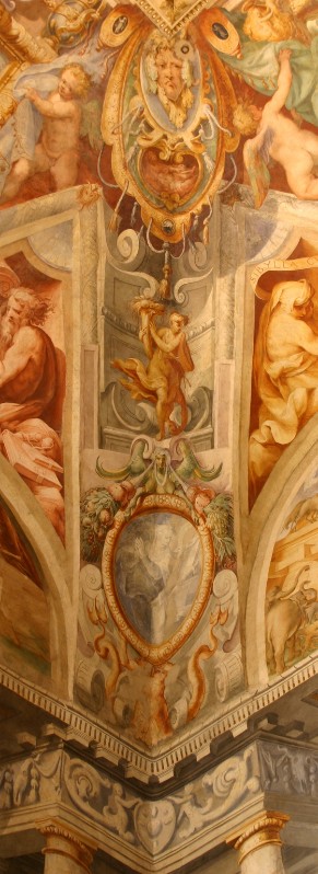 Pandolfi Giovanni Antonio (1572-1578), Allegorie di abbondanza e prudenza