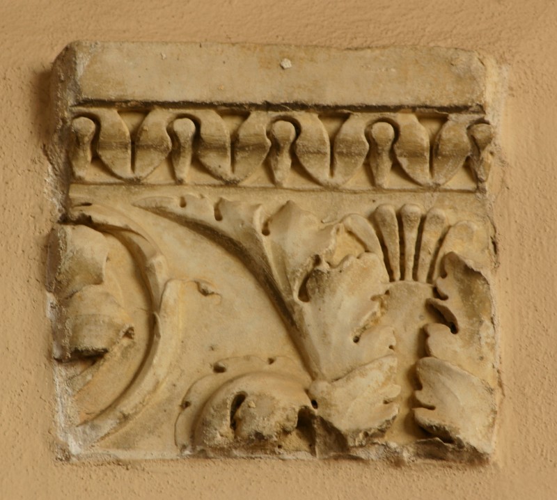 Ambito umbro secolo I, Fregio vegetale di epoca romana