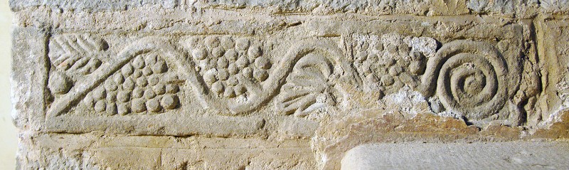 Bottega umbra sec. VIII, Bassorilievo con motivi decorativi in pietra serena