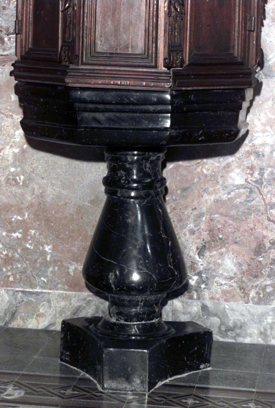 Ambito lombardo sec. XVII, Fonte battesimale