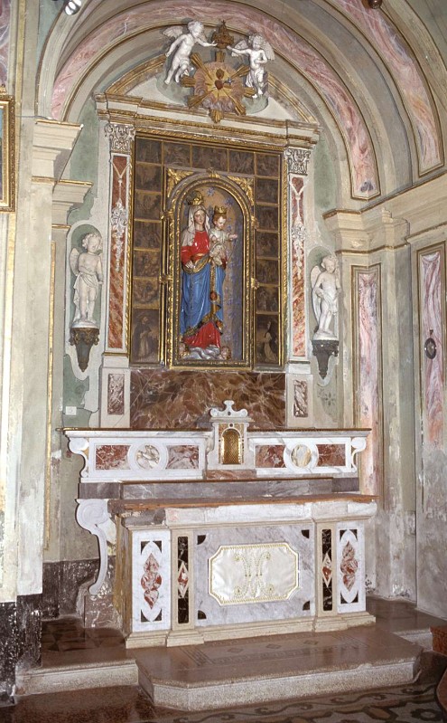 Ambito bergamasco (1920), Altare della Madonna del Rosario