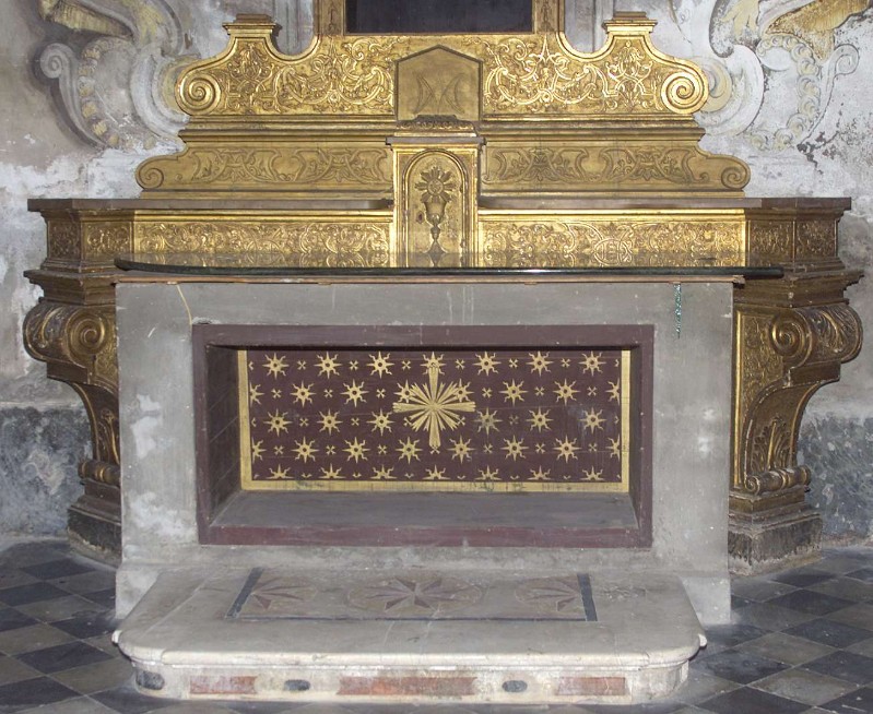 Ambito lombardo sec. XVII-XVIII, Altare della Madonna in legno dorato