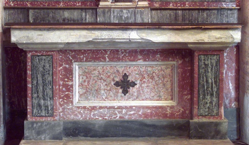 Ambito lombardo sec. XIX, Altare in muratura e scagliola