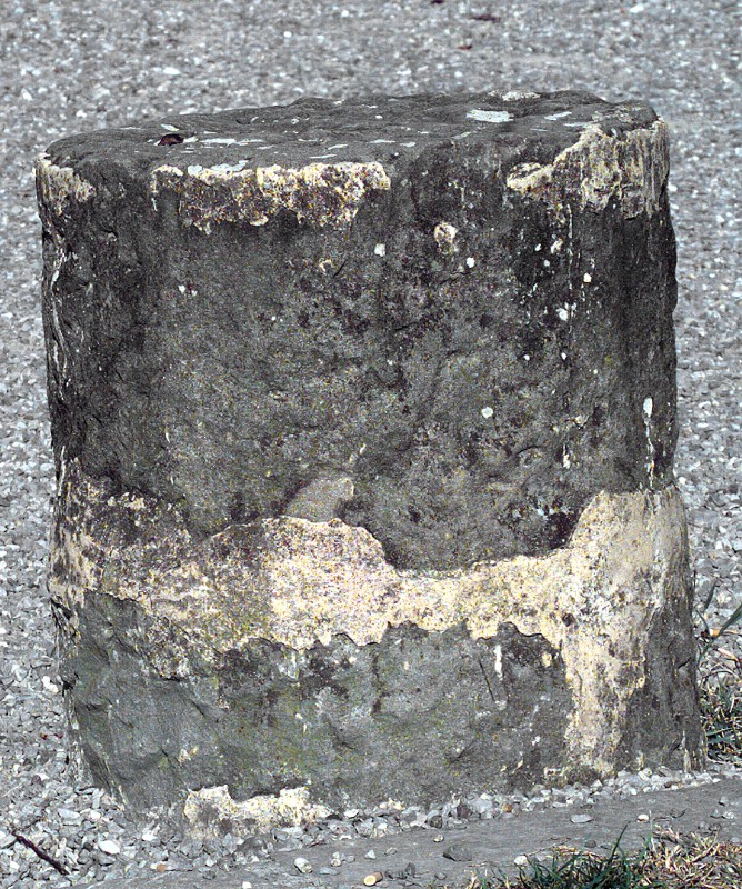 Ambito bergamasco sec. I-III, Frammento di colonna in arenaria