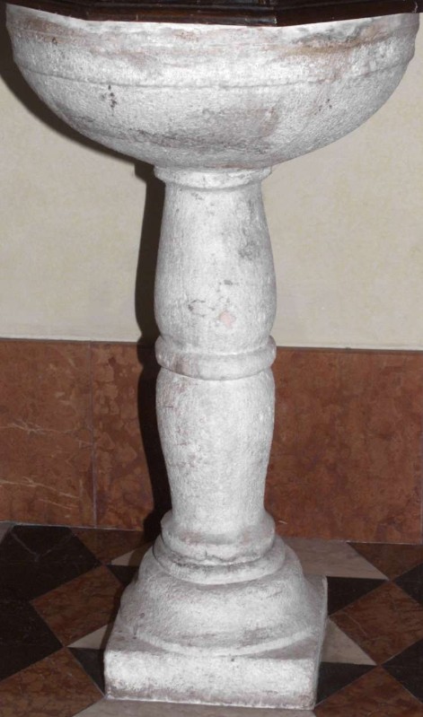Ambito lombardo sec. XVI-XVII, Fonte battesimale in pietra