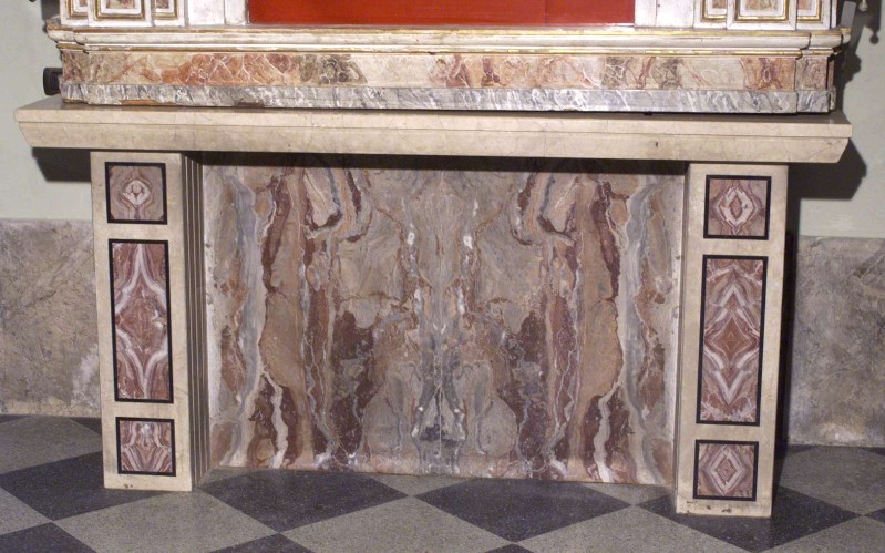 Ambito lombardo sec. XX, Altare in marmo