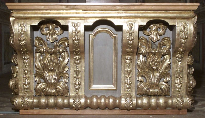 Bottega dei Fantoni (1686), Altare comunitario