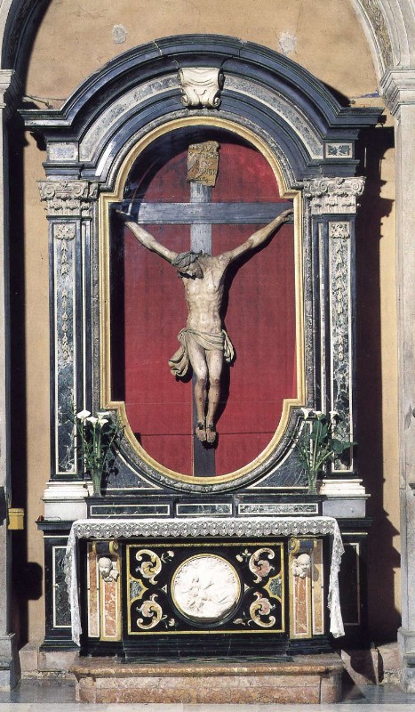 Ambito bergamasco (1679), Altare del Crocifisso