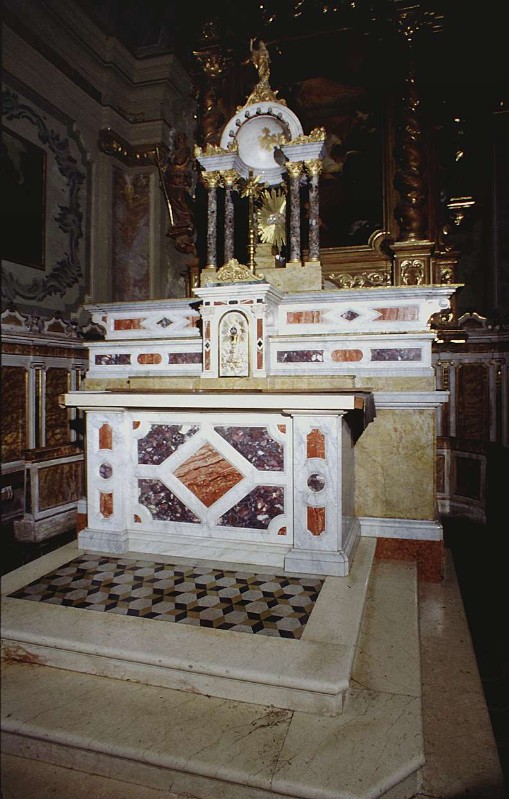 Ambito lombardo (1900), Altare maggiore