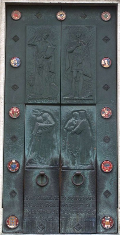 Nani C. (1965), Porta a rilievo