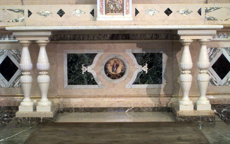 Ditta Ernesto Paleni sec. XX, Altare maggiore