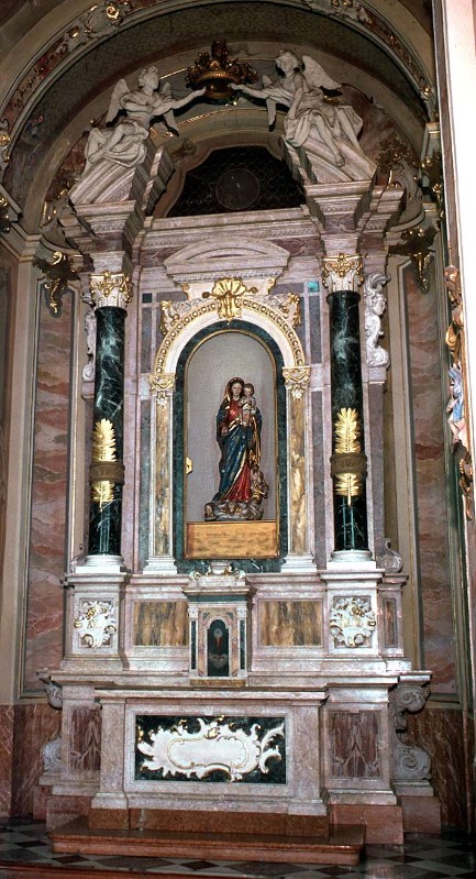 Deleidi G. (1907), Altare della Madonna del Rosario