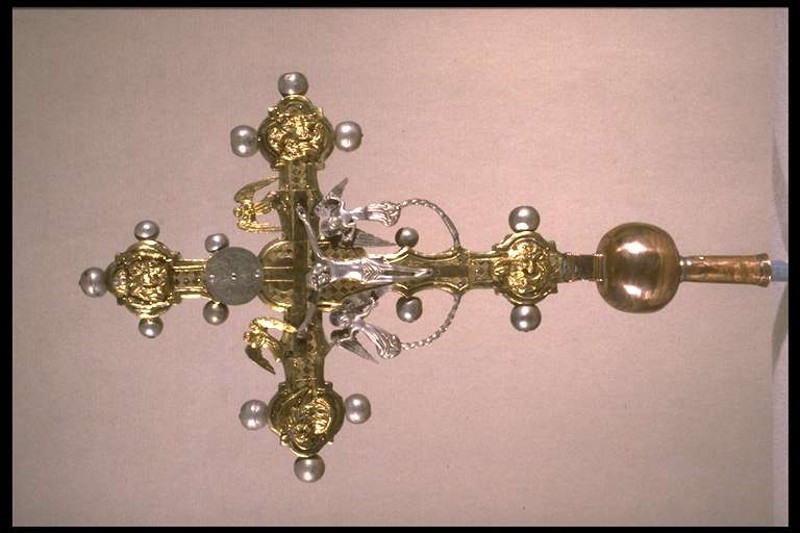 Oreficeria veneziana sec. XVI, Croce astile cesellata