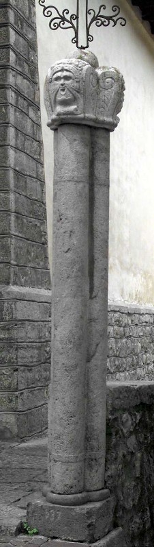 Ambito bergamasco sec. X-XI, Colonna con capitello