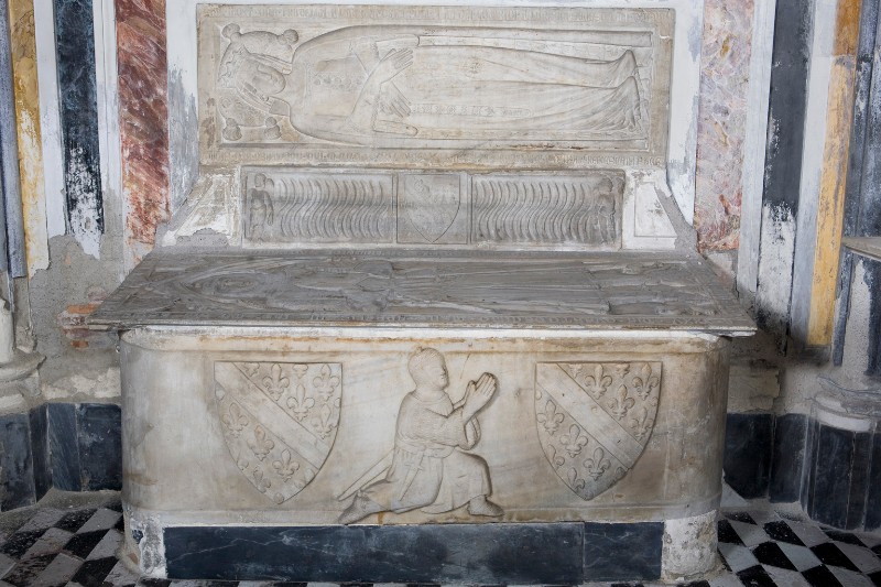Bott. napoletana sec. XIV, Monumento sepolcrale in marmo bianco scolpito