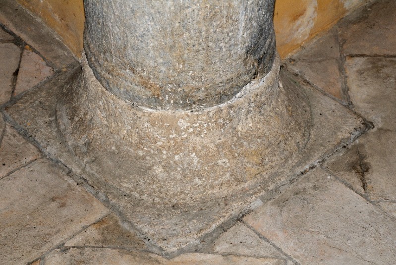 Marmoraio romano sec. I, Base di colonna calcarea