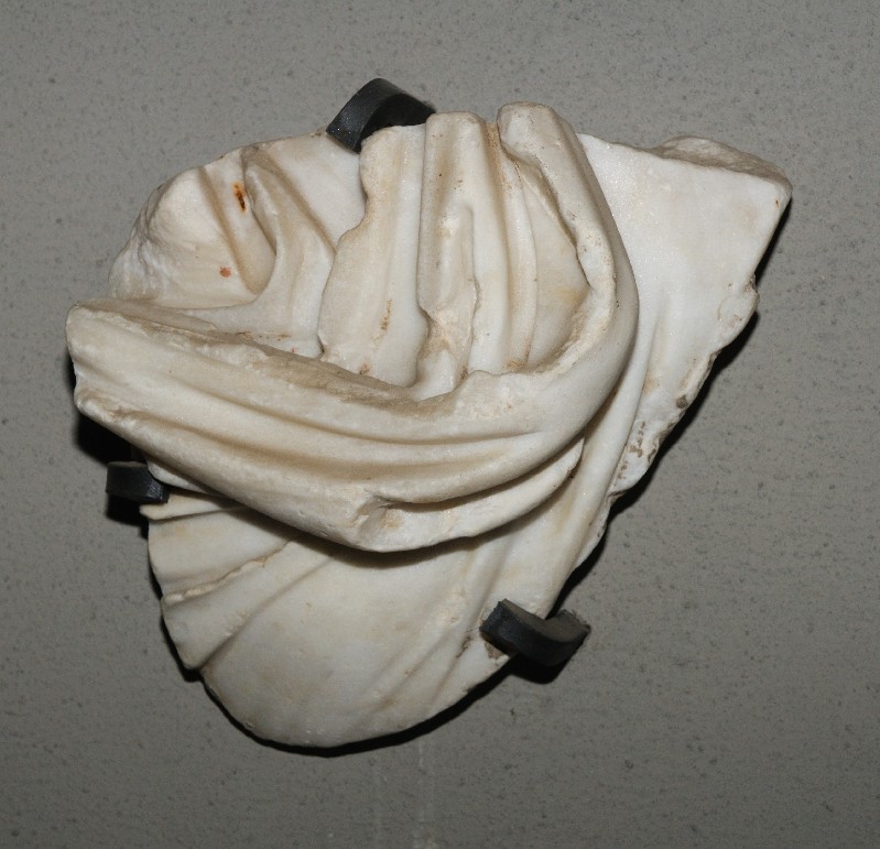 Marmoraio romano sec. X, Frammento scultoreo piccolo