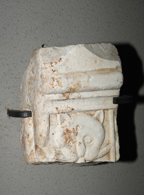 Marmoraio romano sec. XI, Frammento scultoreo con leone